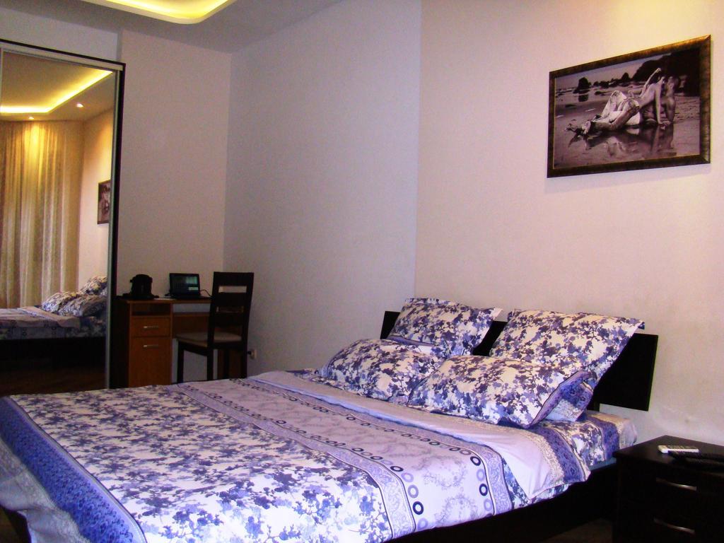 Pleasure Apartment Near Center Of Odessa Habitación foto