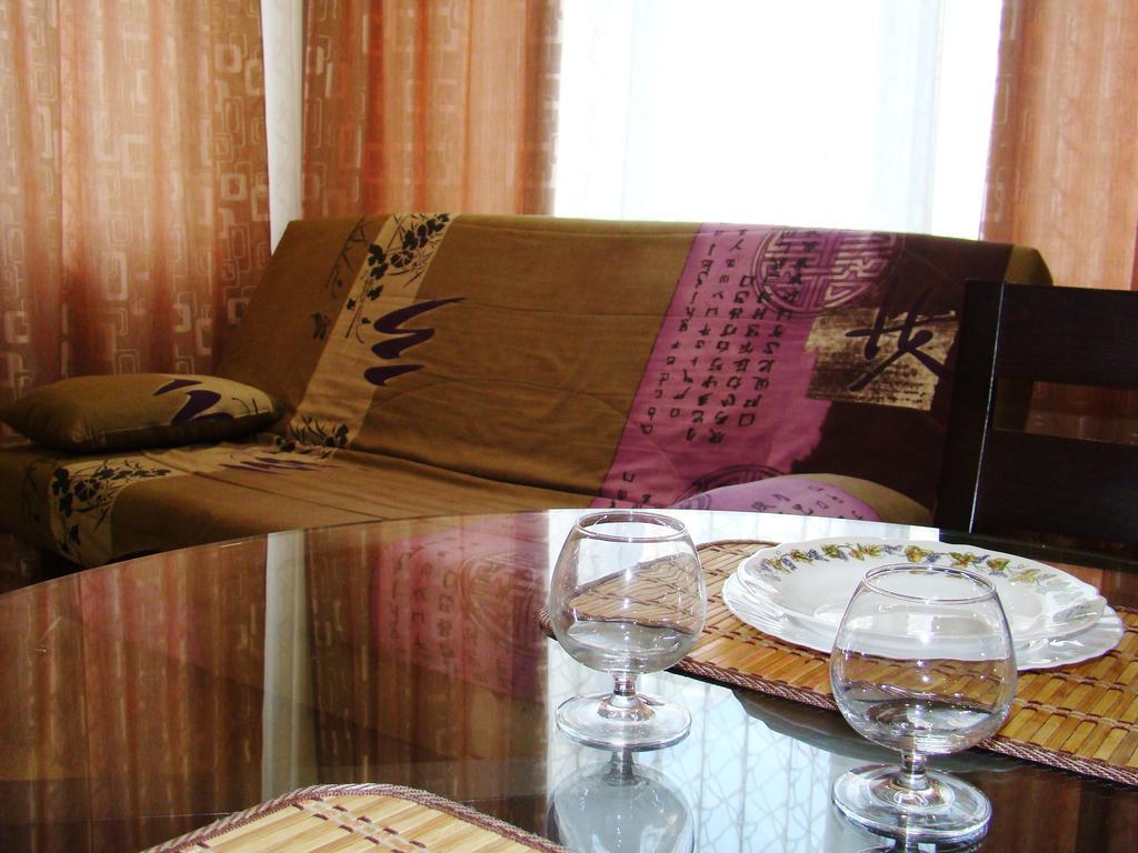 Pleasure Apartment Near Center Of Odessa Exterior foto