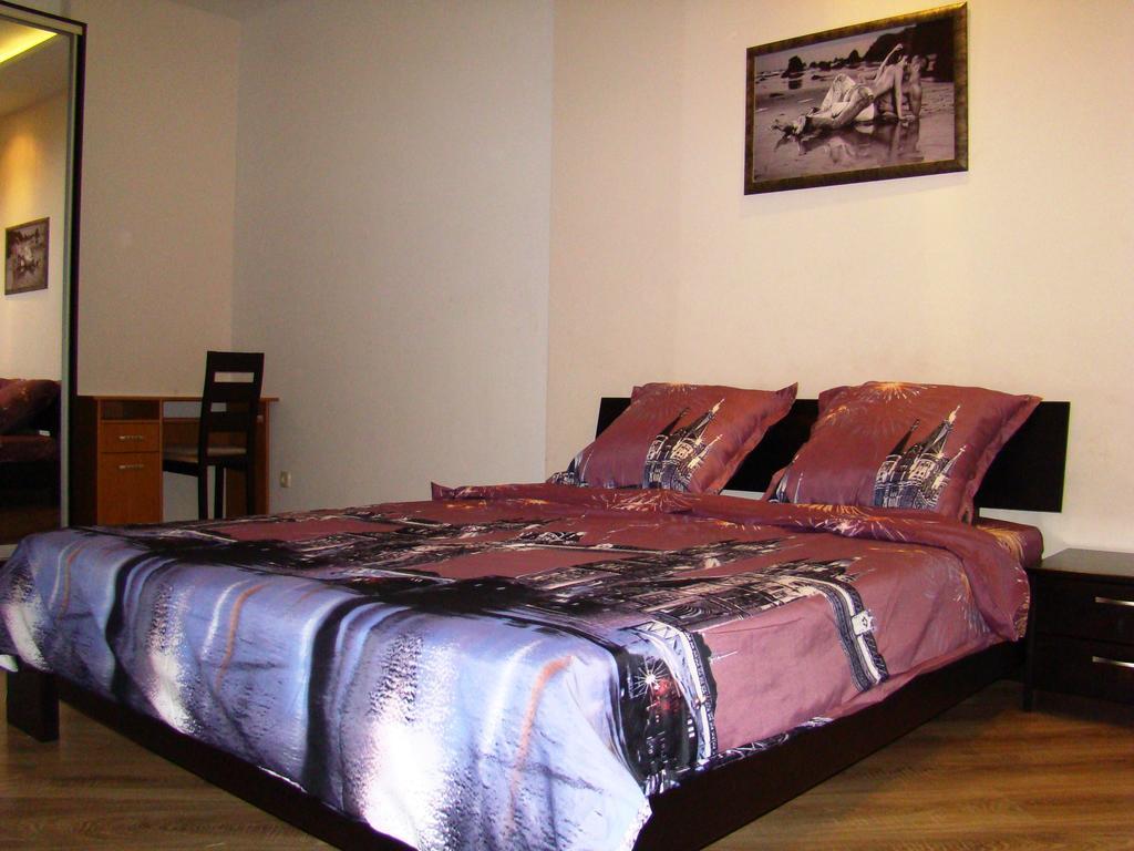 Pleasure Apartment Near Center Of Odessa Exterior foto
